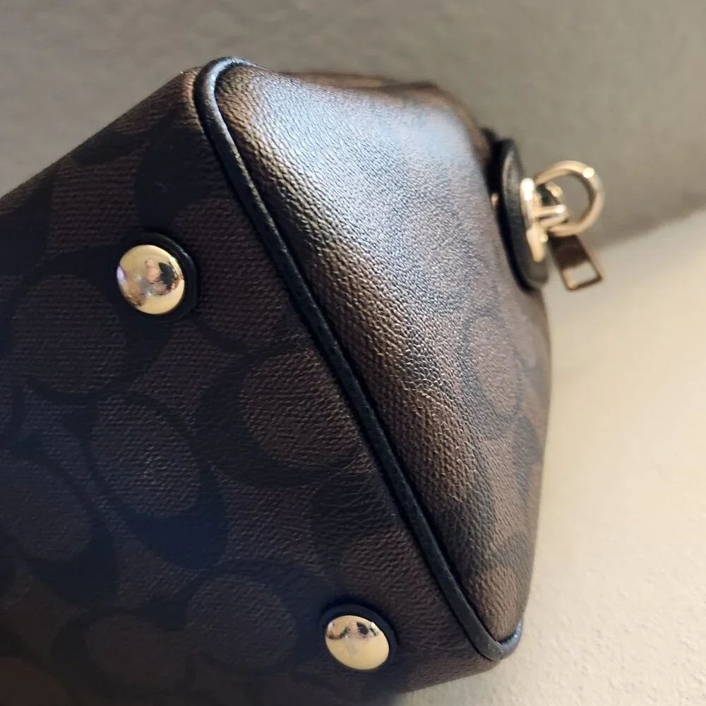 Coach Euc Signature Mini Bennett Shoulder Bag
